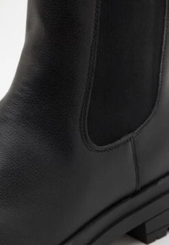 YOURTURN Korte Laarzen - Black -YOURTURN Winkel 06ffa3bf4b7943ff9e70711f6b0d1906