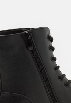 YOURTURN Veterboots - Black 11 YOURTURN Veterboots - Black -YOURTURN Winkel 0db849e6441941bba0625771352e5e65