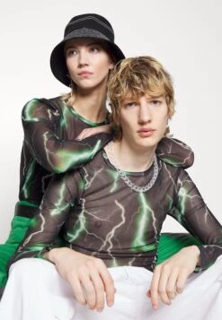 YOURTURN Unisex - Longsleeve -Black -YOURTURN Winkel 11e4b75ba17e4d299ac77c4582f0454d