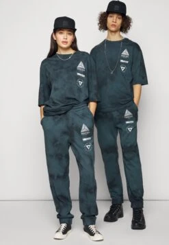 YOURTURN Wincent Weiss Unisex - Trainingsbroek - Black -YOURTURN Winkel 18525c926f3142e6bc6aa97540204c15