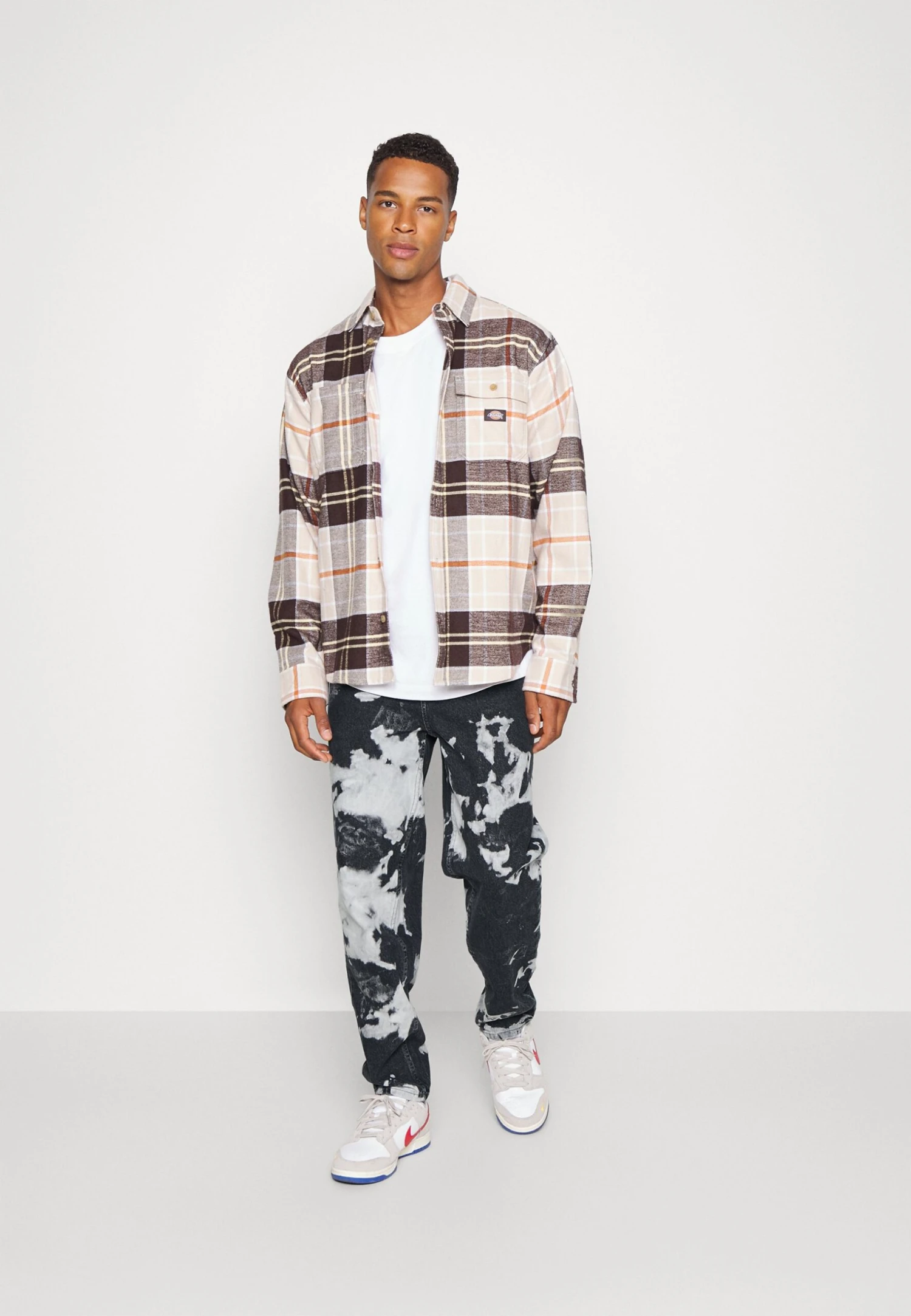 YOURTURN Unisex Moonwash Unisex - Relaxed Fit Jeans - Black 2 YOURTURN Unisex Moonwash Unisex - Relaxed Fit Jeans - Black - Afbeelding 2