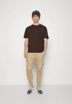 YOURTURN Winkel -YOURTURN Winkel 23c4991834914d59b76873710384d08c