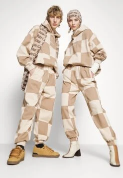 YOURTURN Unisex - Trainingsbroek - Beige -YOURTURN Winkel 2f48d23f3312422db61e596429ac6121