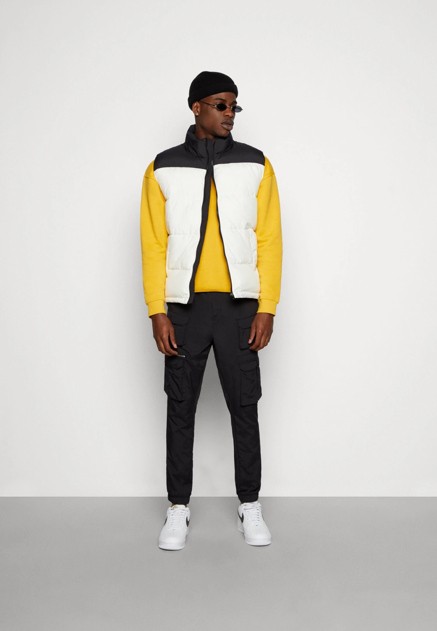 YOURTURN Puffer Vest Unisex - Bodywarmer - Black/White 2 YOURTURN Puffer Vest Unisex - Bodywarmer - Black/White - Afbeelding 2