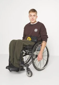 YOURTURN Unisex - Sweater - Dark Brown -YOURTURN Winkel 4a4df557d5bd4a42a18d784965921e0e