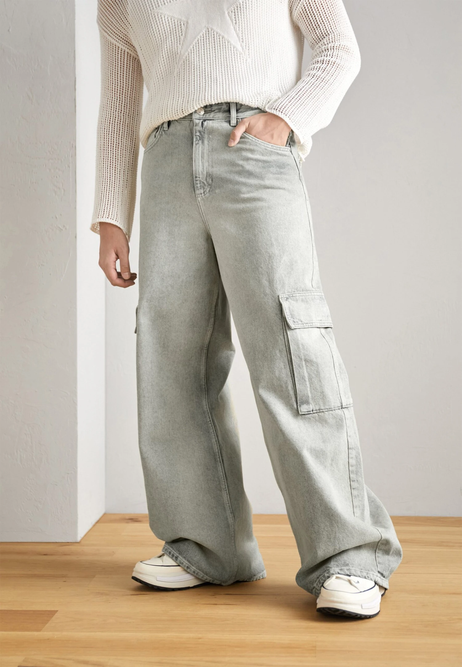 YOURTURN Unisex - Relaxed Fit Jeans - Light Blue Denim 1 YOURTURN Unisex - Relaxed Fit Jeans - Light Blue Denim