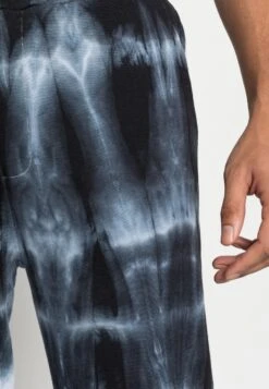 YOURTURN Monochrome Tie Dye Jogger Unisex - Trainingsbroek - Black/Off White -YOURTURN Winkel 654f19235f8945ed9a79618b7b3b59ae