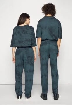 YOURTURN Wincent Weiss Unisex - Trainingsbroek - Black -YOURTURN Winkel 75467c5fd12b4e389a04cb1b2fb248ff