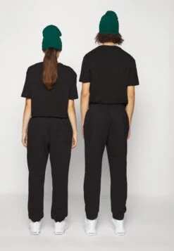 YOURTURN Wincent Weiss Basic - Trainingsbroek - Black -YOURTURN Winkel 799651492dd7442bb2fe451c5fab638e