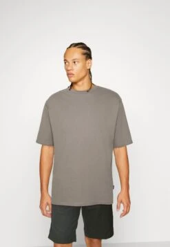 YOURTURN 3Pack Unisex - T-Shirt Basic - Grey/Purple/Black 10 YOURTURN 3Pack Unisex - T-Shirt Basic - Grey/Purple/Black -YOURTURN Winkel 8b77cf9e679340c08f0c97a76430611d