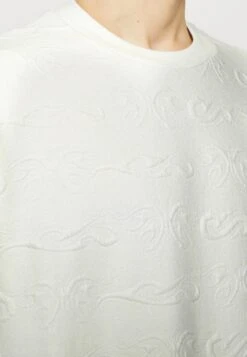 YOURTURN Tribal Embossed Unisex - Sweater - Off White 11 YOURTURN Tribal Embossed Unisex - Sweater - Off White -YOURTURN Winkel 8c390ca9c9fe42218bf5de86ef627030