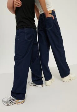 YOURTURN Unisex - Relaxed Fit Jeans - Rinsed Denim -YOURTURN Winkel 8c9995c47b1f4716ab2a82a9384e7050