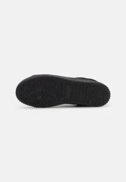 YOURTURN Unisex - Sneakers Laag - Black 10 YOURTURN Unisex - Sneakers Laag - Black -YOURTURN Winkel 8dfa14378f2c446396880c9788f41a86