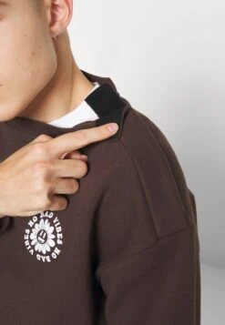 YOURTURN Unisex - Sweater - Dark Brown -YOURTURN Winkel 964f2731ca4a4cb3a55e0f8968af0e62