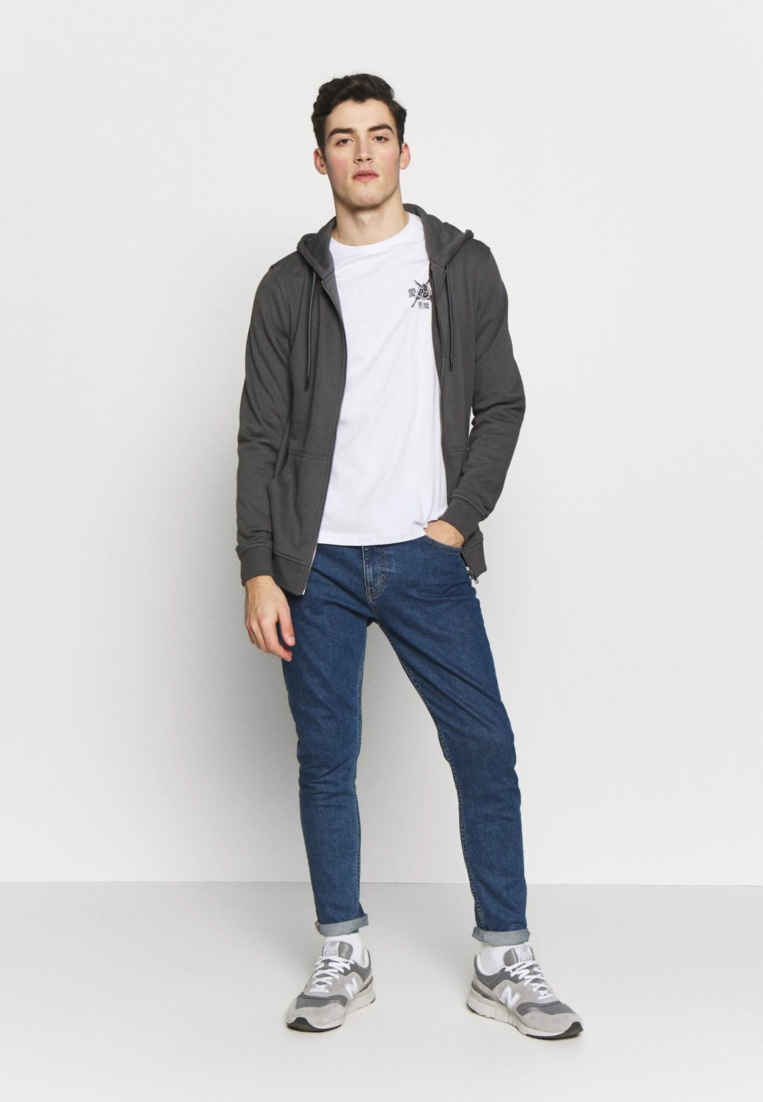 YOURTURN Longsleeve - White 2 YOURTURN Longsleeve - White - Afbeelding 2