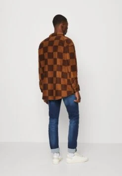 YOURTURN Unisex - Overhemdblouse - Brown 8 YOURTURN Unisex - Overhemdblouse - Brown -YOURTURN Winkel a0308e7119464ed894d0cd1d77f7e109