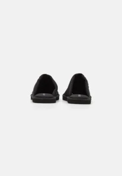 YOURTURN Unisex - Pantoffels - Black -YOURTURN Winkel a35d6f2c4b0d4603bf31b8659dc70b71