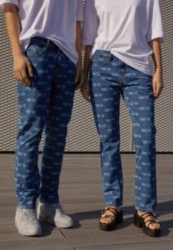 YOURTURN WincentWeiss Unisex - Straight Leg Jeans - Blue Denim 10 YOURTURN WincentWeiss Unisex - Straight Leg Jeans - Blue Denim -YOURTURN Winkel a5ddceb9deca42e4a92affcc74036bd6