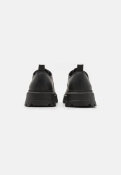 YOURTURN Unisex - Veterschoenen - Black -YOURTURN Winkel aaae83047a954d1aab81392769433db6