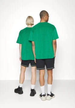 YOURTURN Unisex - T-Shirt Basic - Green 8 YOURTURN Unisex - T-Shirt Basic - Green -YOURTURN Winkel bc96786e28734a3399fab92de488f76f