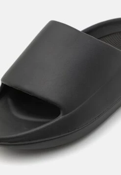 YOURTURN Badslippers - Black -YOURTURN Winkel c5f53602b0f94c0e9e5d364964367df6