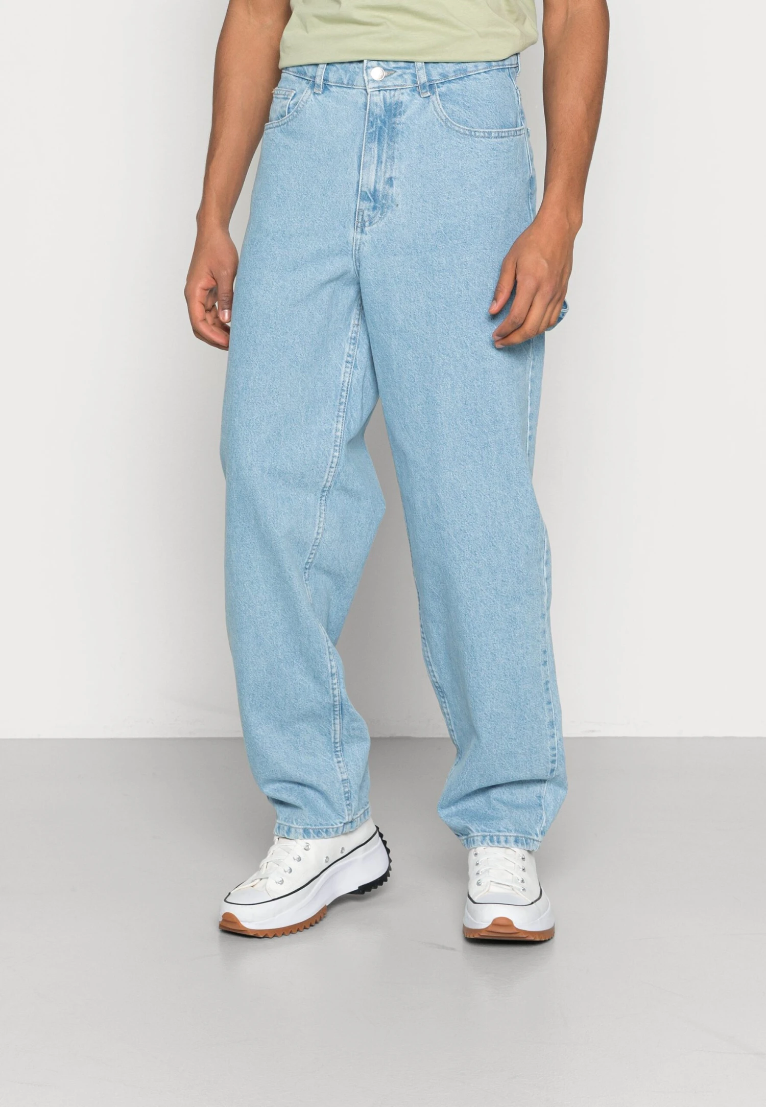 YOURTURN Unisex - Relaxed Fit Jeans - Light Blue Denim 1 YOURTURN Unisex - Relaxed Fit Jeans - Light Blue Denim