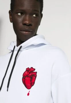 YOURTURN Hoodie - White 11 YOURTURN Hoodie - White -YOURTURN Winkel d5bec16791984c3e827a91af0b906b50