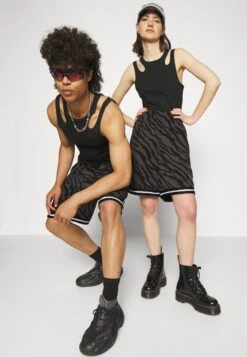 YOURTURN Unisex - Shorts - Dark Grey -YOURTURN Winkel dab1b4caade94dcc8f454ffafc3f50cb