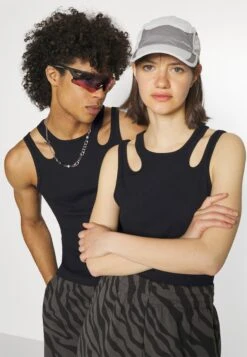 YOURTURN Unisex - Top - Black -YOURTURN Winkel dd57cd40199b470682a01dd6f09fffe9