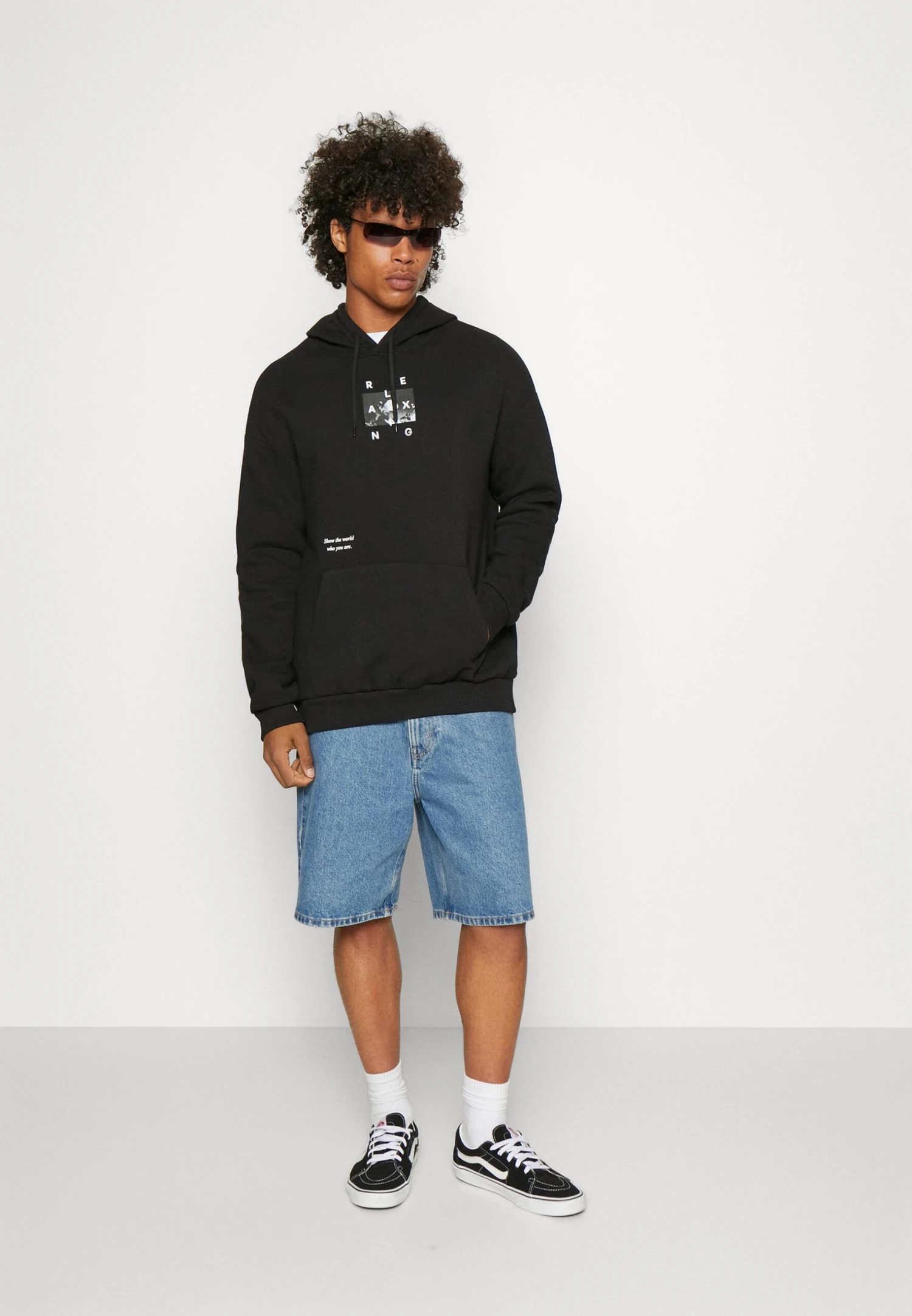 YOURTURN Yt-Zi-0122-0413Relaxed Hoodie / 802 - Black - Hoodie - 802 - Black 2 YOURTURN Yt-Zi-0122-0413Relaxed Hoodie / 802 - Black - Hoodie - 802 - Black - Afbeelding 2