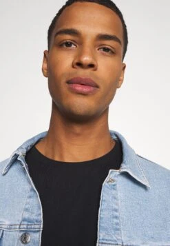 YOURTURN Unisex - T-Shirt Print - Black 10 YOURTURN Unisex - T-Shirt Print - Black -YOURTURN Winkel f2a3cfc5fe484830898e53193cf9741d