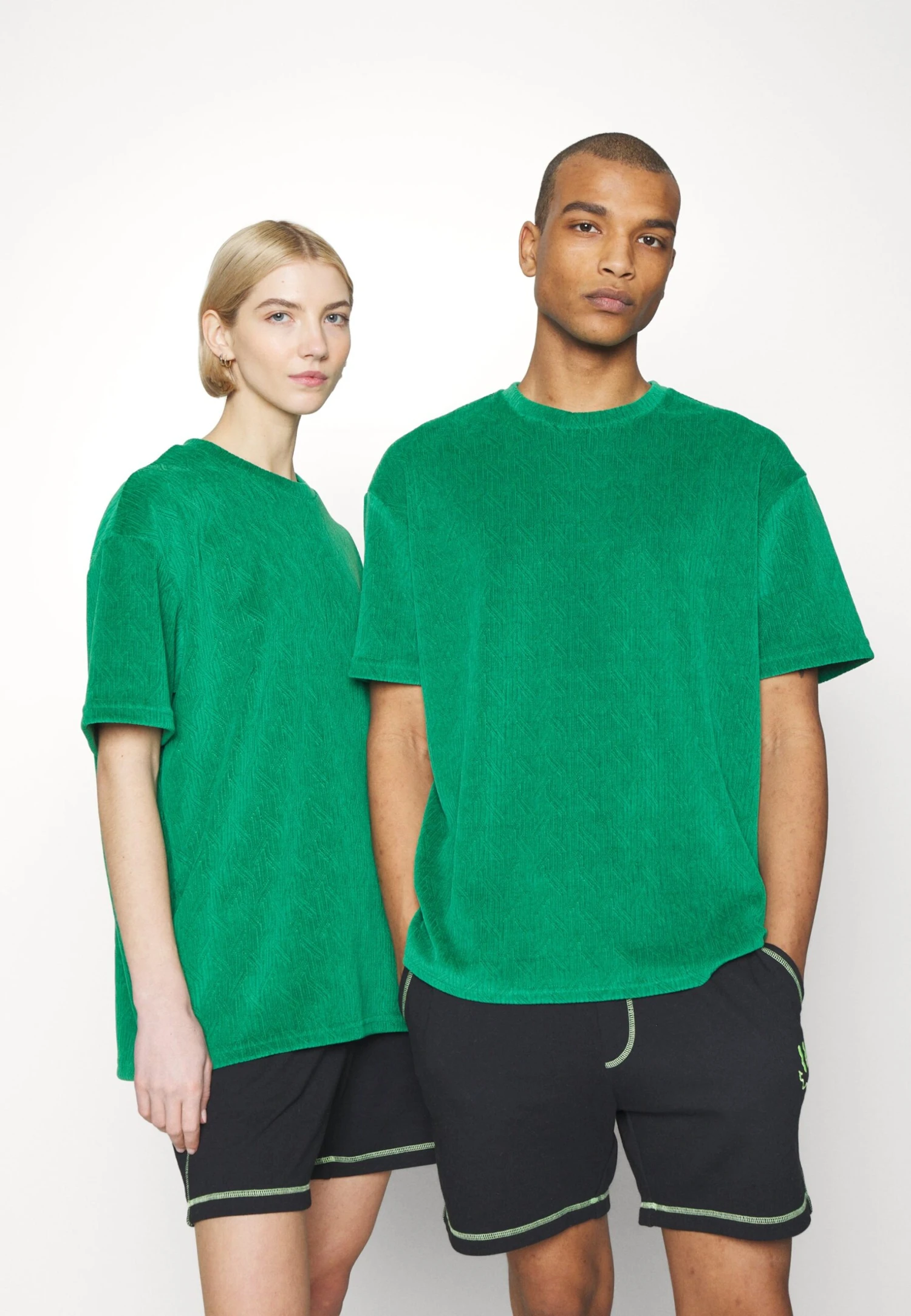 YOURTURN Unisex - T-Shirt Basic - Green 1 YOURTURN Unisex - T-Shirt Basic - Green