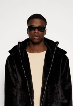 YOURTURN Winterjas - Black 9 YOURTURN Winterjas - Black -YOURTURN Winkel f7b08c4eb50e455d9a52a2b7e1efc2c5