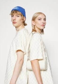 YOURTURN Unisex - T-Shirt Print - Off-White -YOURTURN Winkel fa7453d204064ba09f85f2584051a1cd