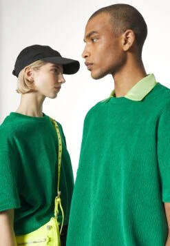 YOURTURN Unisex - T-Shirt Basic - Green 9 YOURTURN Unisex - T-Shirt Basic - Green -YOURTURN Winkel fe42032137b84feba7e6e68d933211ed