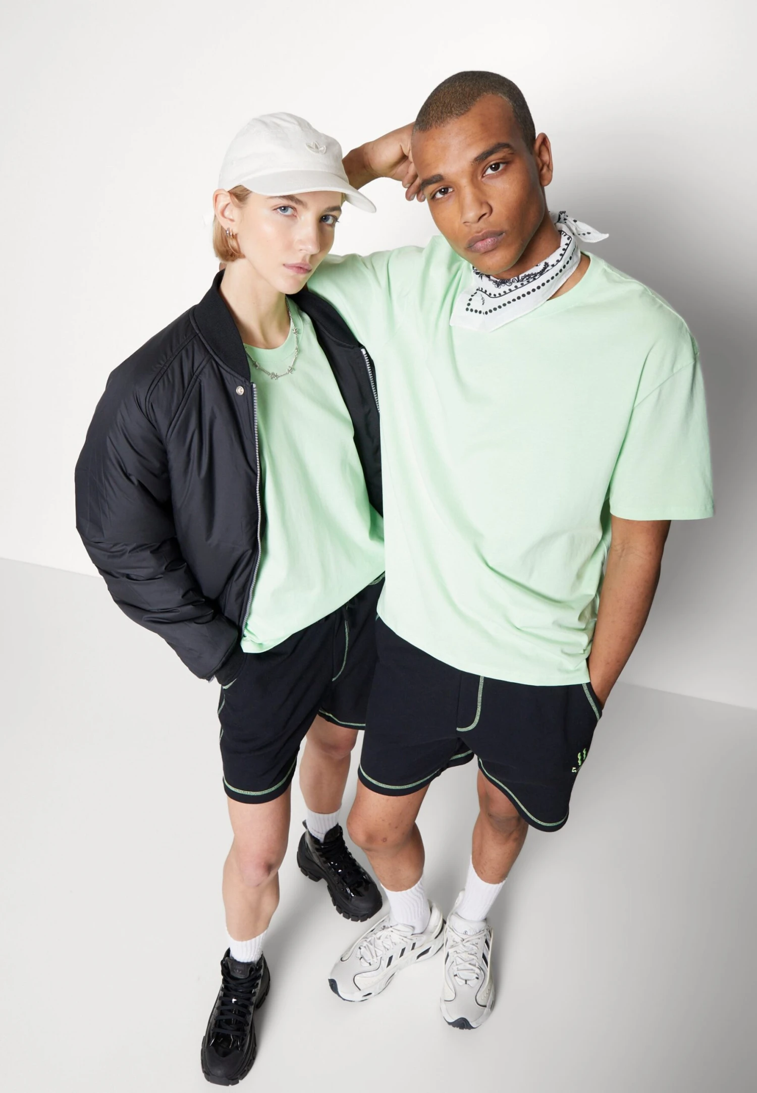 YOURTURN Winkel -YOURTURN Winkel 60ce607b690f44bbaf2b1a55780c0142 scaled 1